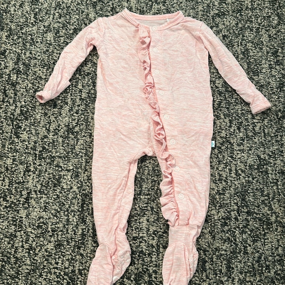 POSH PEANUT FOOTED SLEEPER